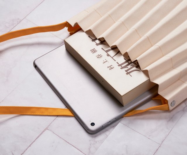 ラヴァレッドスペル ライスオルガンバッグ 折りたたみバッグ 収納袋 サイドショルダー バック 多目的 韓国語 大容量 ショップ Hezhi ショルダーバッグ Pinkoi