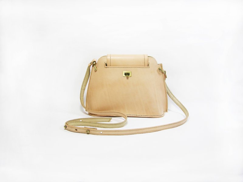 ● Ladder leather bag (nude color tannery) (sidepack, shoulder bag) _ _ Zuo zuo hand leather - กระเป๋าแมสเซนเจอร์ - หนังแท้ สีกากี
