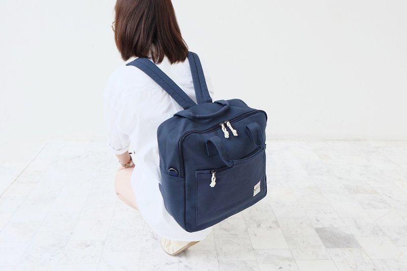SQUARE UP BAG : NAVY COLOUR - 背囊/背包 - 其他材質 藍色