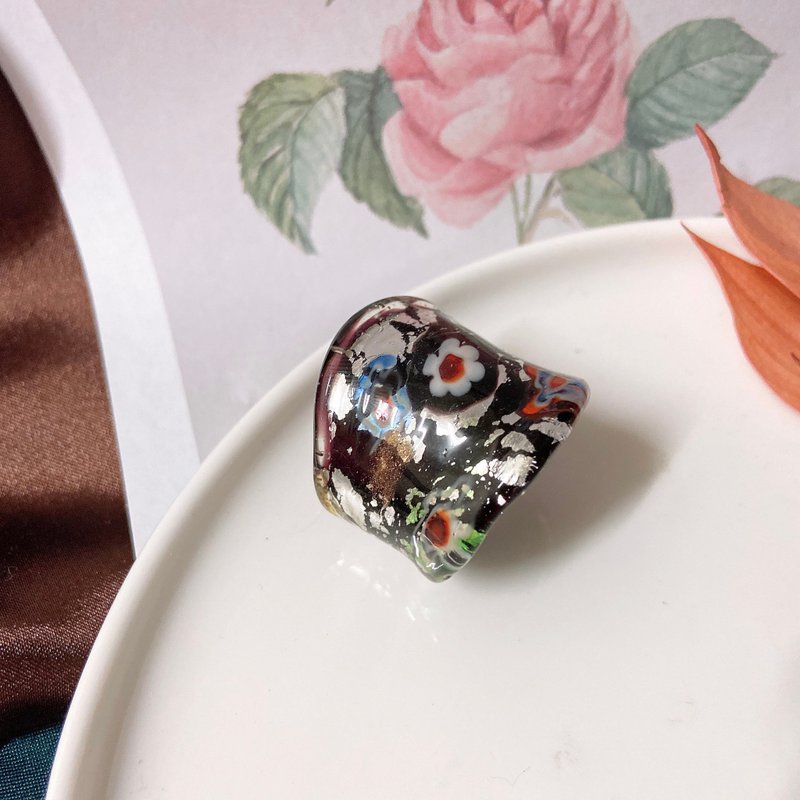 【西洋古董飾品】琉璃工藝 花朵琺瑯拉花花紋 手工 寬版 戒指 - 戒指 - 樹脂 多色