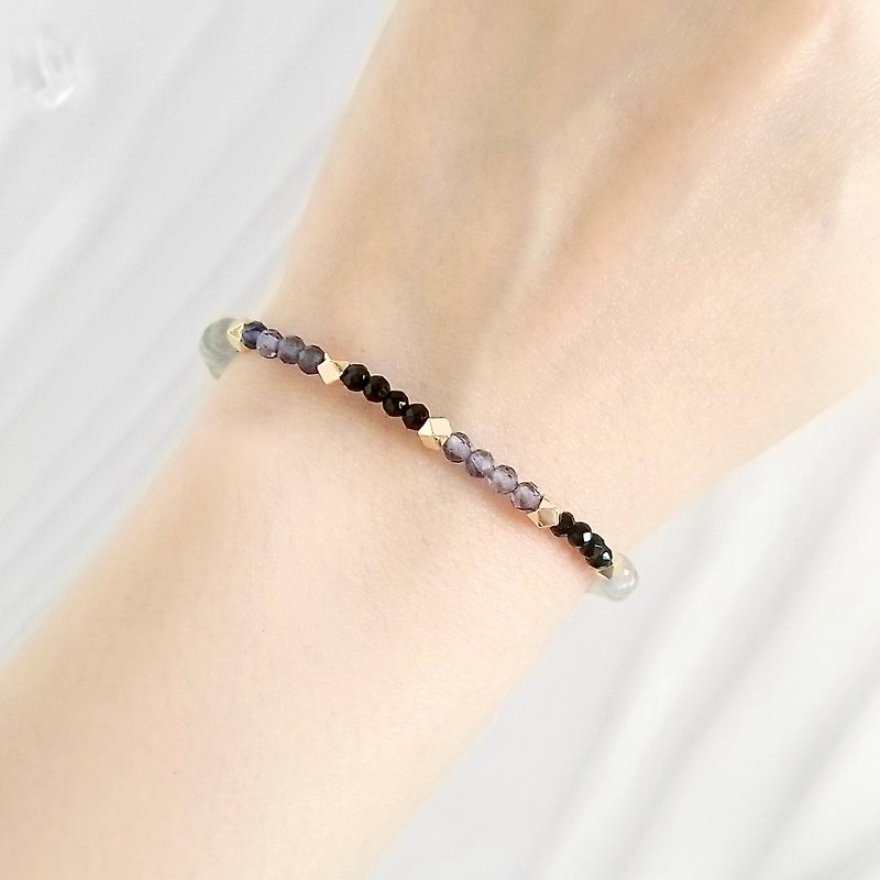 Iolite, Black Spinel & Labradorit Stretch Bracelet | Healing Crystal Jewelry - สร้อยข้อมือ - คริสตัล หลากหลายสี