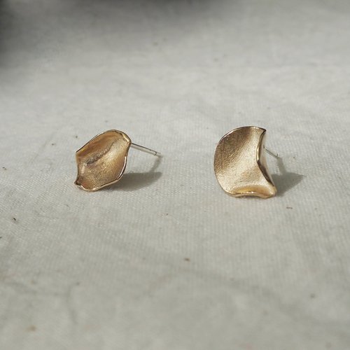 Kou Jewellery 圓銅葉耳環 耳針-黃銅