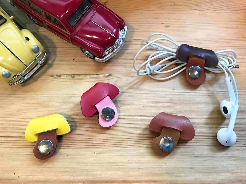 Hand-made leather-mushroom-shaped reel. Mushroom poet + hand made = The Mushroom Hand. (Take-up, storage, collection, headphone cable, coiled rope) - Other - Genuine Leather Multicolor