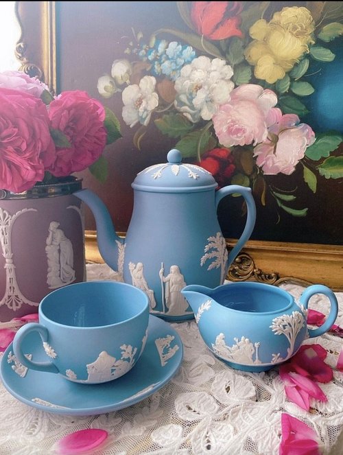 英国ボーンチャイナ ウェッジウッド ジャスパーブルーレリーフ