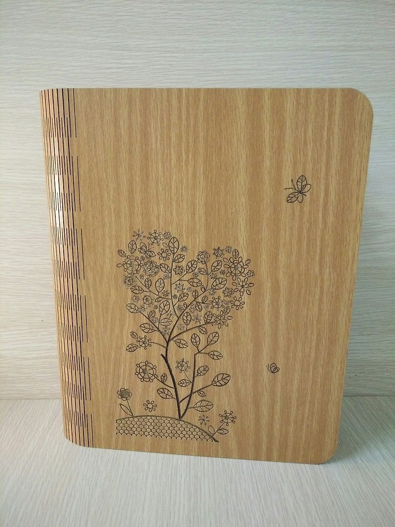 【先生の日ギフト】（A5）─ボディ型6穴ノート─ハートの木 - ノート・手帳 - 木製 ブラウン
