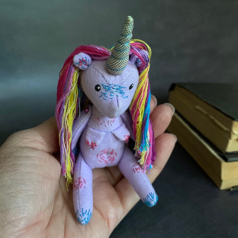 Cute unicorn . Handmade doll . Rainbow unicorn . - ตุ๊กตา - ผ้าฝ้าย/ผ้าลินิน หลากหลายสี