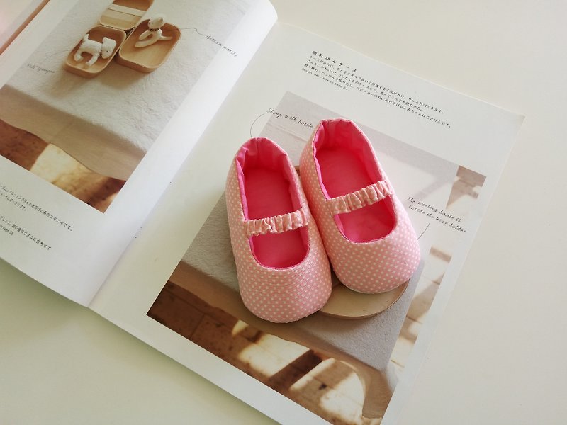 娃娃鞋款嬰兒鞋材料包  (布片剪裁完成並已貼好棉襯,只需縫製) 11/12 - 男/女童鞋 - 棉．麻 粉紅色