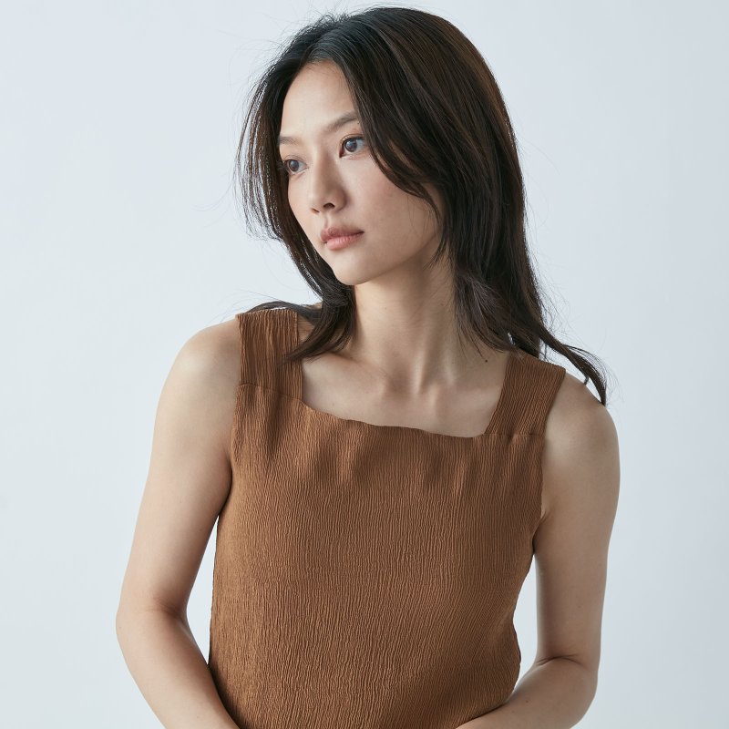 Square Neck Broadband Vest – Earthy Color - เสื้อกั๊กผู้หญิง - ผ้าไหม สีนำ้ตาล