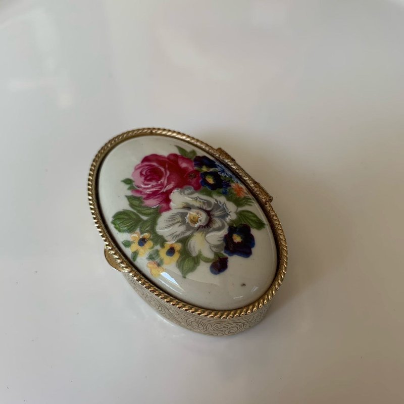 Vintage 陶瓷飾品盒 - 其他 - 其他金屬 