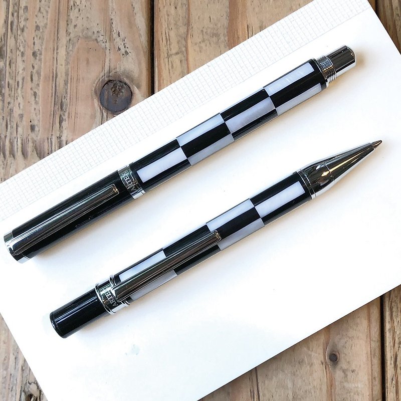 ARTEX Angus Darth Vader Shell Ballpoint Pen - ปากกา - เปลือกหอย สีดำ