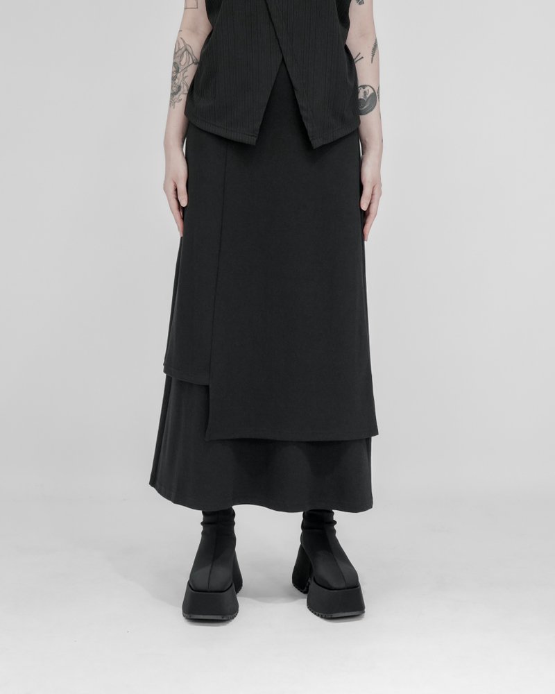 MUKK DESIGN Irregular cut double-layer cotton narrow skirt - Skirts - Cotton & Hemp Black