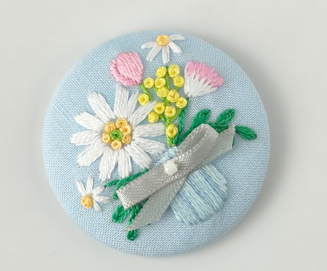 パステルカラーのガーベラ花束刺繍ブローチor刺繍ヘアゴム - ショップ