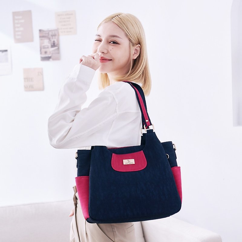 [Contrasting colors and versatile] Two-color sundae - play color and real dual-purpose tote bag - navy blueberry - กระเป๋าถือ - ไนลอน หลากหลายสี