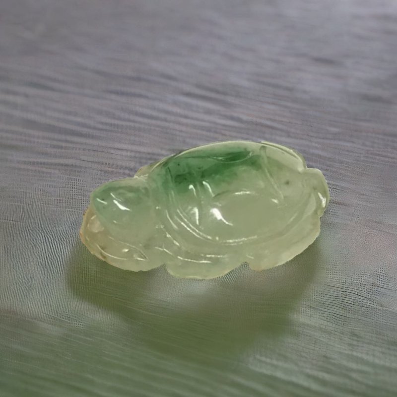 【吉祥‧長壽】冰種飄綠烏龜金錢龜 | 天然緬甸A貨翡翠 | 送禮 - 擺飾/家飾品 - 玉石 透明