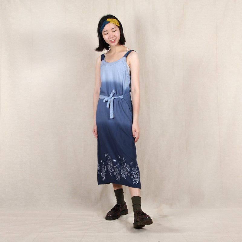 【蛋植物古着】水色漸層古著洋裝 - 洋裝/連身裙 - 棉．麻 藍色