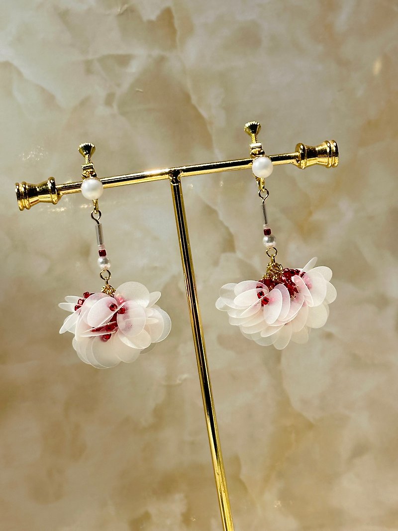 Blooming flower earrings_short version - ต่างหู - ทองแดงทองเหลือง สีทอง
