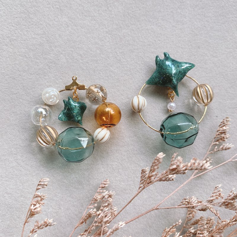 【Sea at the end of autumn】Earrings and ear pins/ Clip-On - Earrings & Clip-ons - Glass Green