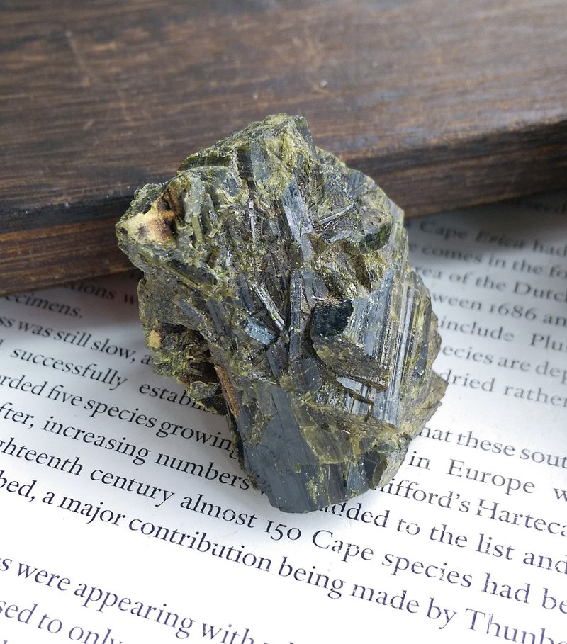 Tourmaline  巴西產地 電氣石 綠碧璽 天然礦石 原礦 - 擺飾/家飾品 - 其他材質 