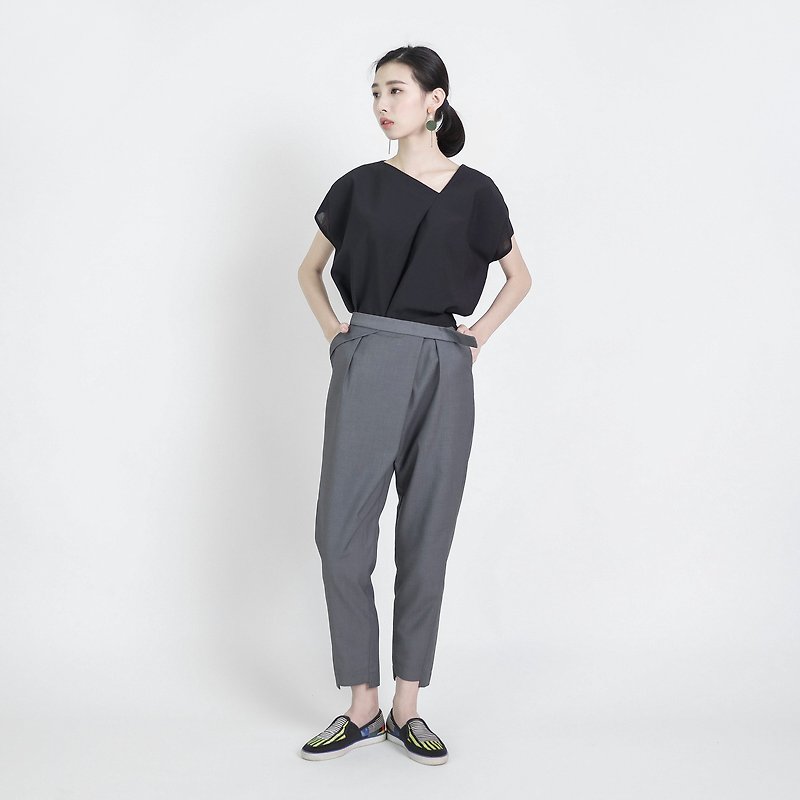 Worldly diagonal slanted pants_8SF200_Grey - กางเกงขายาว - ผ้าฝ้าย/ผ้าลินิน สีเทา