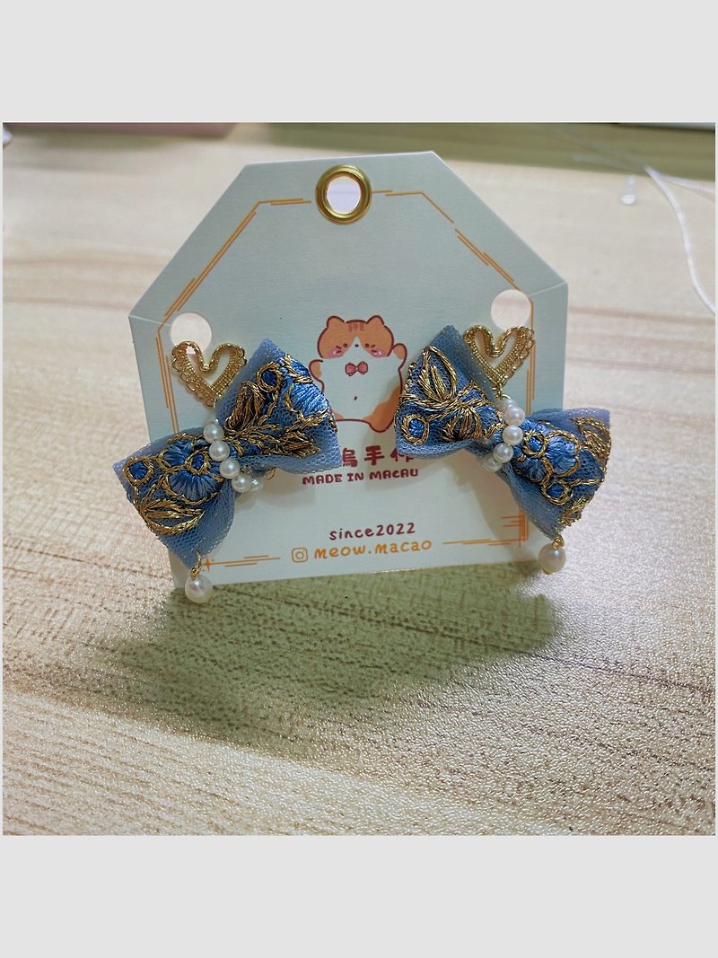 蝴蝶結耳環 印度刺繡織帶 - 耳環/耳夾 - 棉．麻 藍色