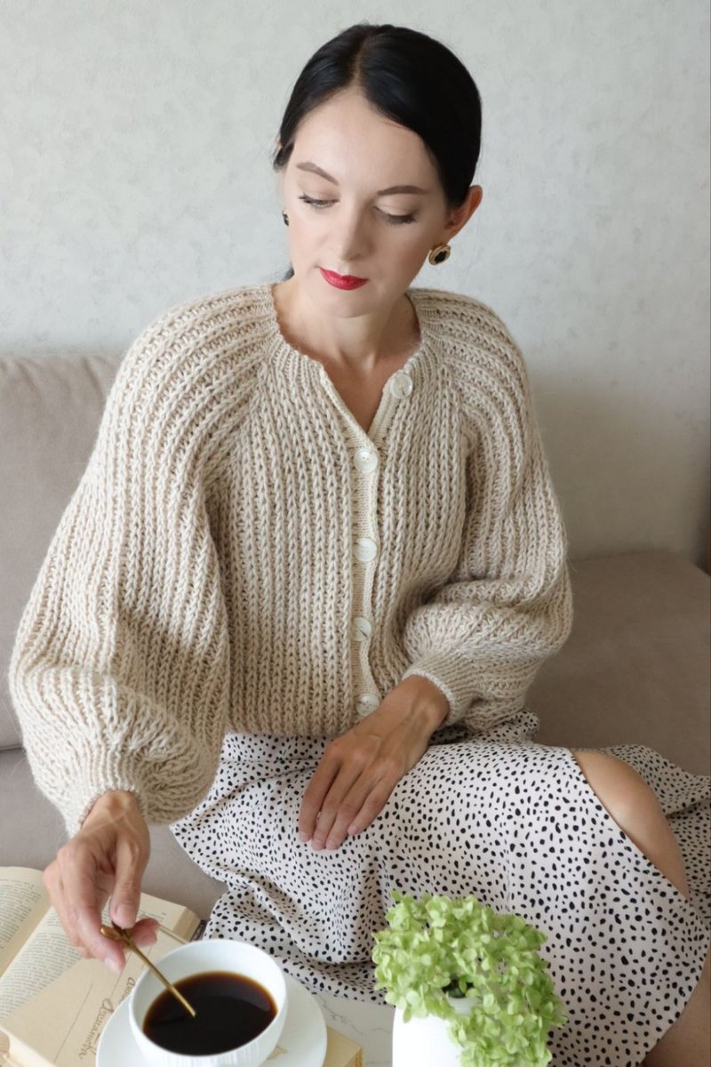 Crop knit cardigan Wool loose knit jacket puff sleeve Chunky hand knit sweater - 女毛衣/針織衫 - 羊毛 