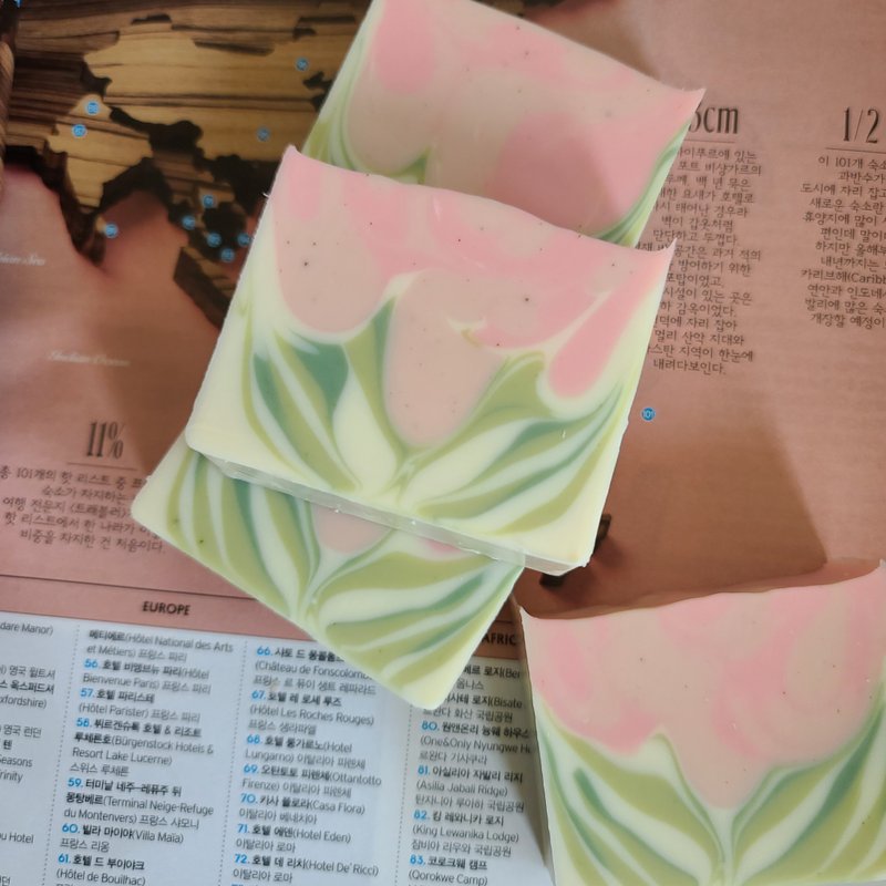 馨香花園-精油藝術手工皂 - 肥皂/手工皂 - 其他材質 多色