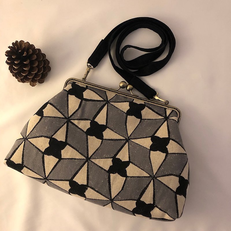 French simple plaid temperament gray square gold bag - กระเป๋าแมสเซนเจอร์ - ผ้าฝ้าย/ผ้าลินิน สีเทา