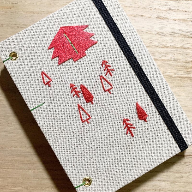 Red Christmas  - A6 Embroidery Art Handmade Journal Book - สมุดบันทึก/สมุดปฏิทิน - กระดาษ 