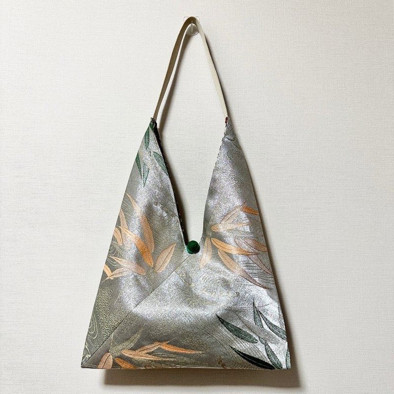 Best-selling spot/Japanese kimono cloth rice dumpling-shaped side backpack/silver bamboo leaves - Messenger Bags & Sling Bags - Cotton & Hemp Silver