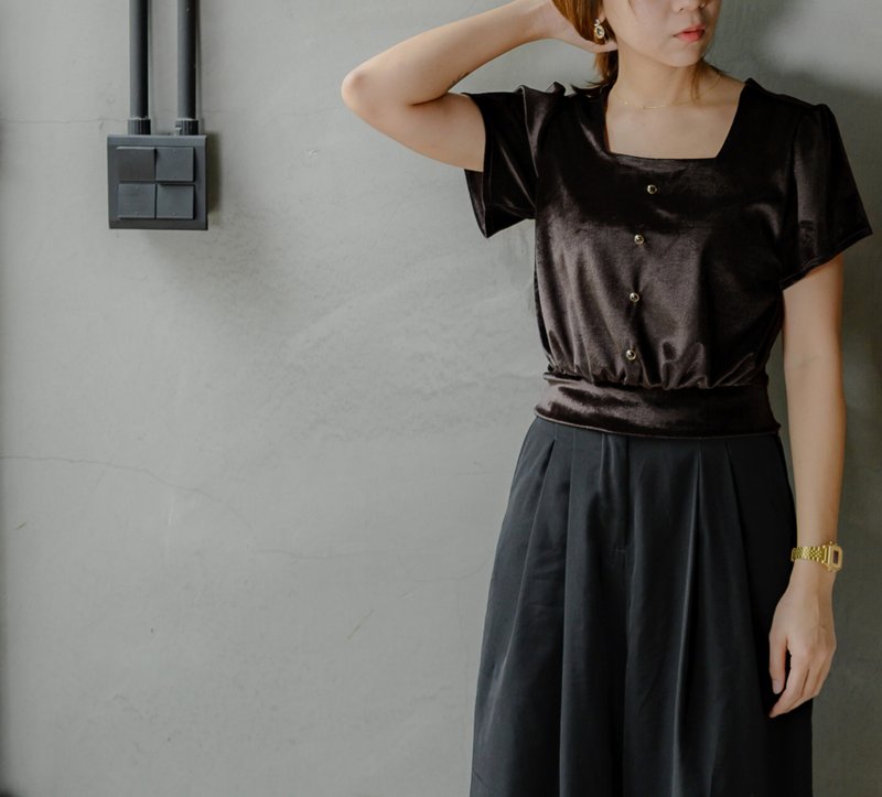 Textured square-neck suede short top // Deep Coco - เสื้อผู้หญิง - เส้นใยสังเคราะห์ สีนำ้ตาล