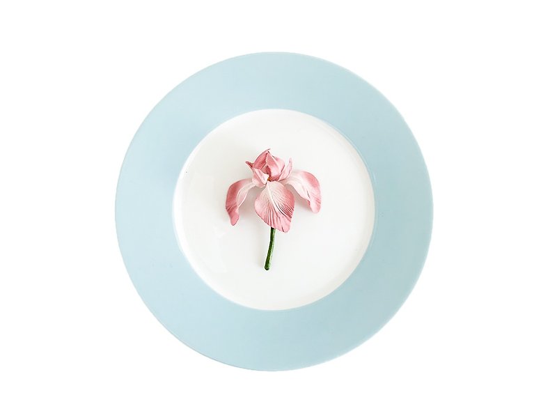 Corsage: iris flower (beige pink) - เข็มกลัด/ข้อมือดอกไม้ - ผ้าไหม สึชมพู