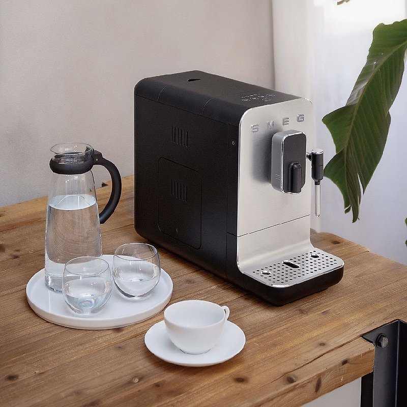 [SMEG] Italian fully automatic espresso machine (BCC12 model) - Yaoyan black - Kitchen Appliances - Other Metals Black