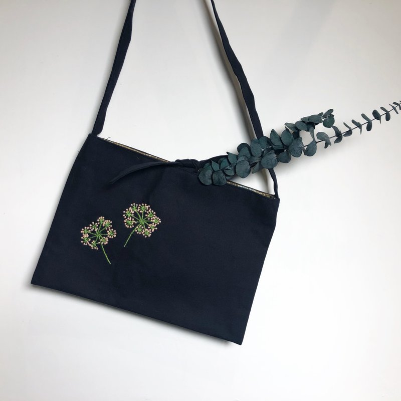 客製化日系型格蒲公英刺繡斜背小布袋 - 側背包/斜背包 - 繡線 橘色