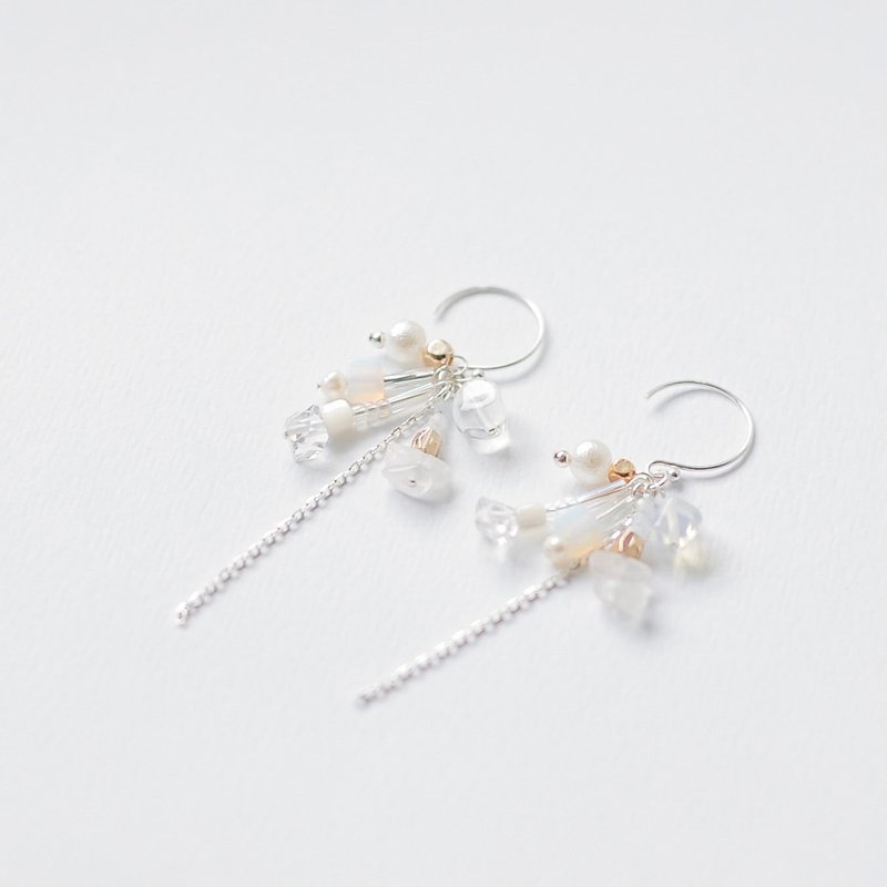 The color of the world white transparent white string glittering natural stone and sterling silver earrings - Earrings & Clip-ons - Crystal Transparent