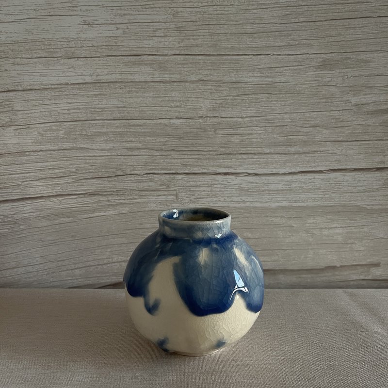 冰雪精靈。手工陶瓷花瓶 花器 陶藝 花藝花道道具 禮物 - 花瓶/花器 - 瓷 藍色