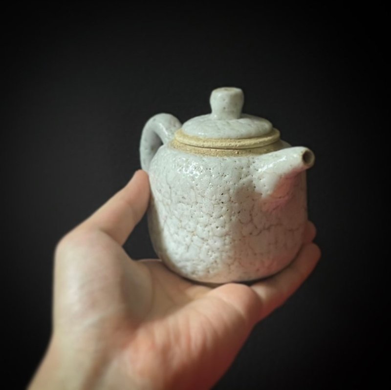 白色志野燒小壺丨笠野窯 許聰志 - 茶壺/茶杯/茶具 - 陶 白色