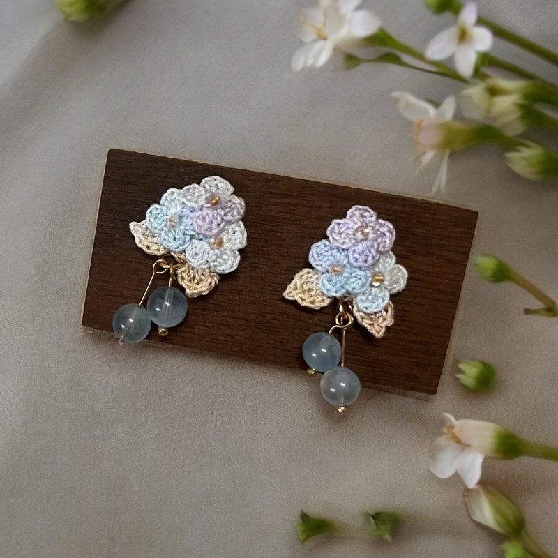 Micro hook hydrangea aquamarine earrings - ต่างหู - ผ้าฝ้าย/ผ้าลินิน สีน้ำเงิน