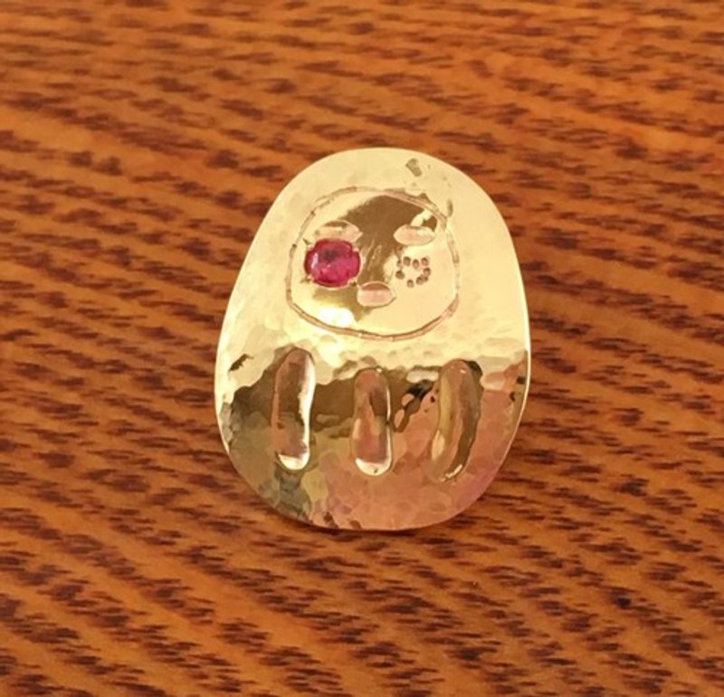 ☆ Golden Daruma ☆ Natural Pink Spinel Brass Pin Badge / Titac - Brooches - Other Metals 