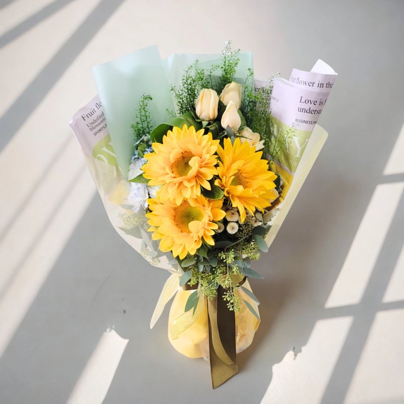 Flower Bouquet (Sunflower, Champagne Rose, Buttonflower & Others) GF00214 - ตกแต่งต้นไม้ - พืช/ดอกไม้ 