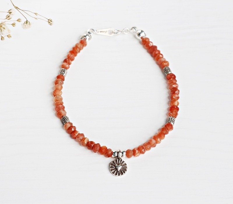 <Love> 925 sterling silver bracelets Sunstone July birthstone Sunstone silver bracelet light jewelry Mother's Day Valentine's Day birthday anniversary banquet party to exchange gifts for Christmas - สร้อยข้อมือ - เครื่องเพชรพลอย 