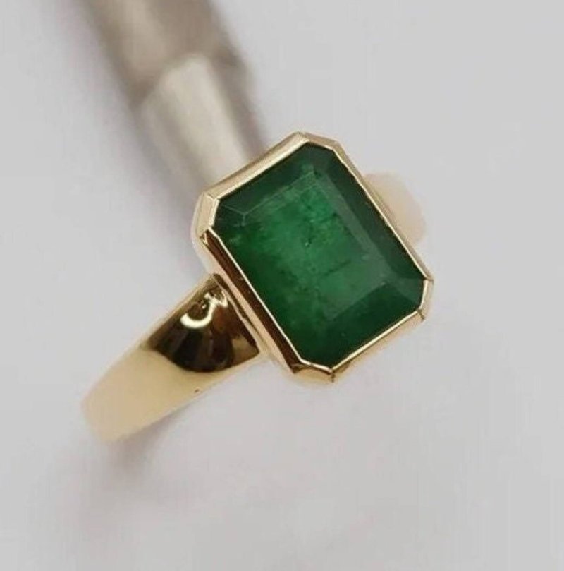 Mens emerald ring 14k Yellow gold bezel set solitaire ring, Genuine Emerald Ring - แหวนทั่วไป - เครื่องเพชรพลอย สีเขียว