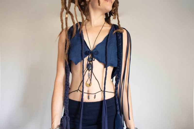 Indigo vest with macrame and braids, festival dancer costume, blue tribal top - เสื้อกั๊กผู้หญิง - ผ้าฝ้าย/ผ้าลินิน สีน้ำเงิน