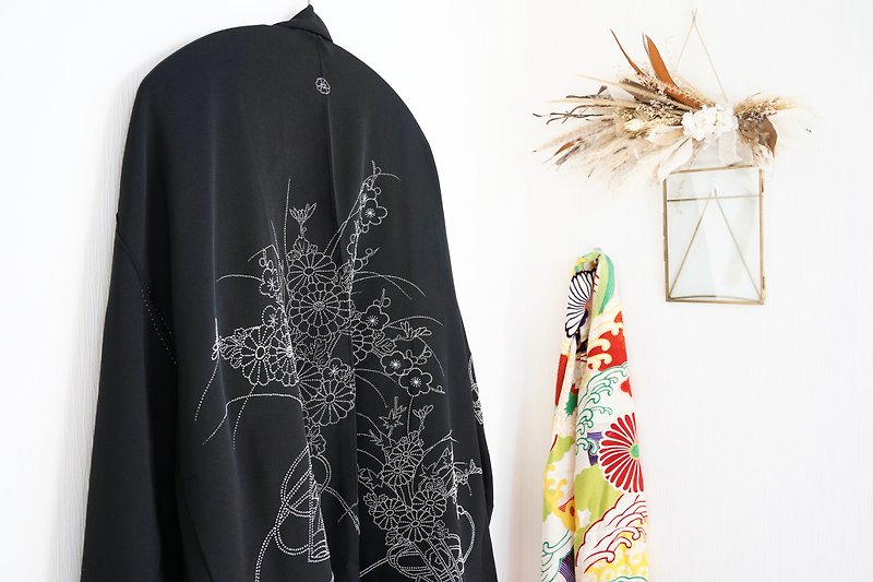 Japanese KIMONO, Embroidered kimono, black haori, authentic kimono - Women's Casual & Functional Jackets - Silk Black