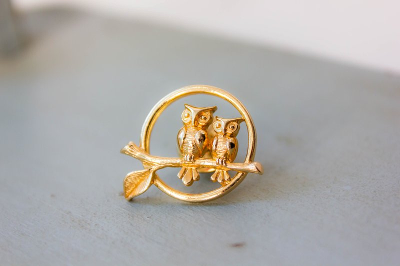 AVONフクロウピンヴィンテージコキンメフクロウピンゴールドフクロウピン - ピンバッジ・ピンズ - 金属 ゴールド
