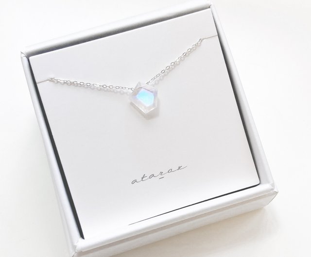 Lovisa on sale moonstone necklace