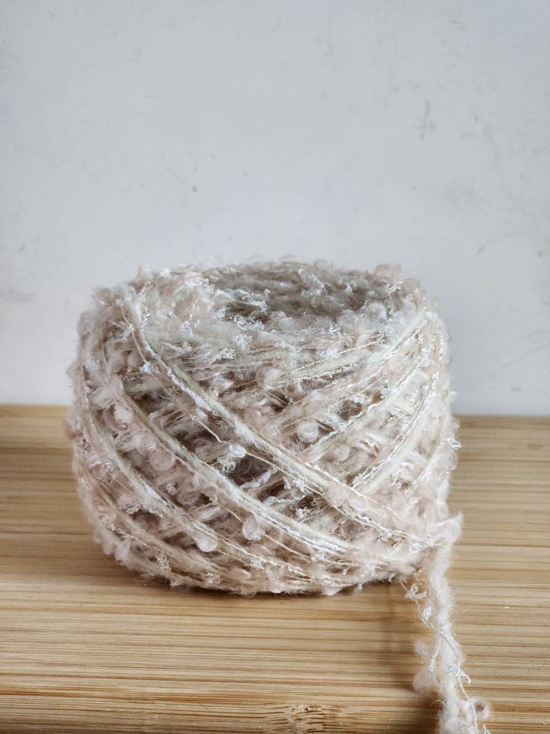 日本混合紗線　5630公分 ( 48.4g ) - 編織/刺繡/羊毛氈/縫紉 - 其他人造纖維 咖啡色