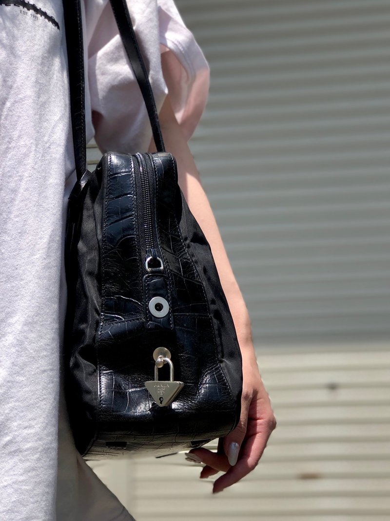 【Direct from Japan Luxury Pre-owned Bag】 PRADA Crocodile Embossed Nylon x Leather Shoulder Bag Black vintage vskjgf - กระเป๋าแมสเซนเจอร์ - ไนลอน สีดำ