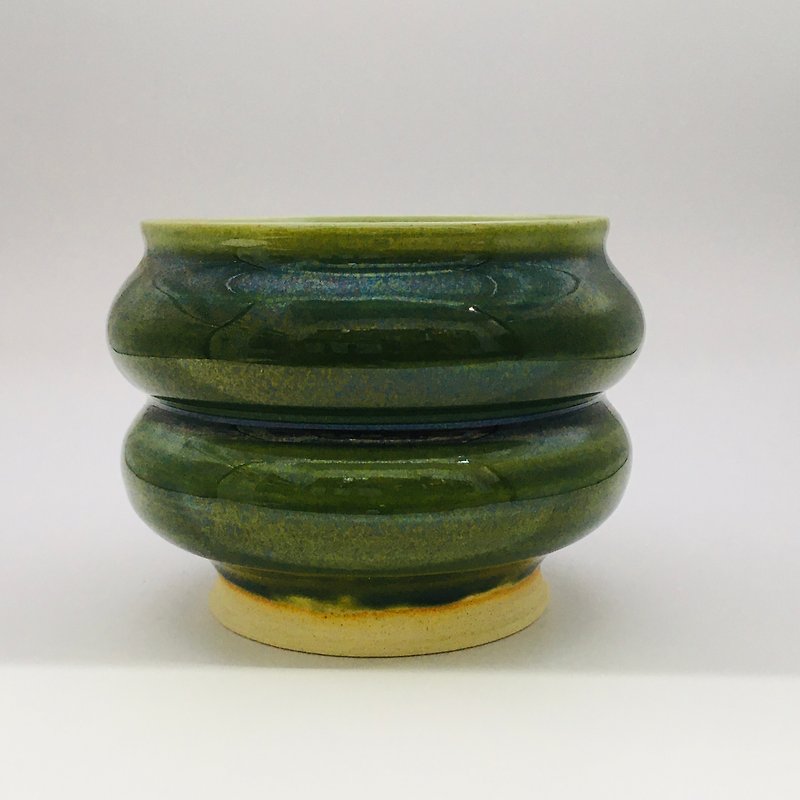 Double layer meat green glaze basin - เซรามิก - ดินเผา สีเขียว