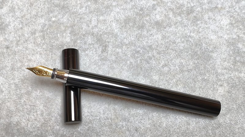 ドイツ製 SEM ハードラバーエンドキャップ付きペン - 万年筆 - その他の素材 ブラック