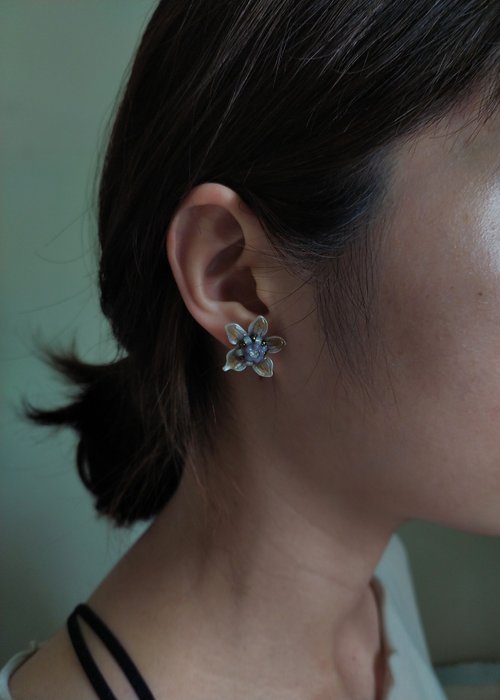 liang hua.studio 良花印象 【孤品限定】金芋花鋯石耳環